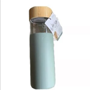 Jessica Simpson glass and bamboo water bottle 16 Oz